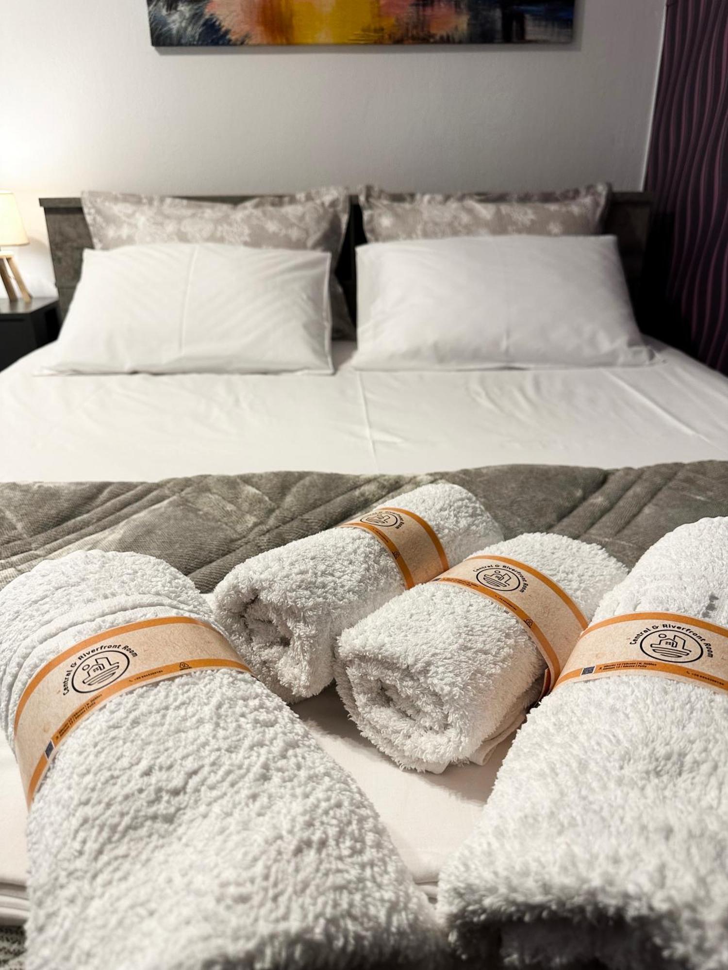 Central & Riverfront Room 1 Édessa Eksteriør bilde